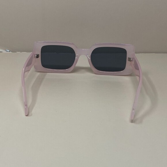 Minue | Garland Sunglasses in Pink - Picture 4 of 5
